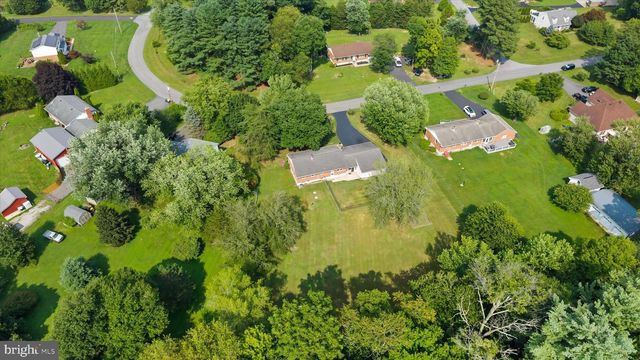 28 LYRIC DR, Newark, DE 19702