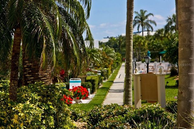5830 MIDNIGHT PASS ROAD 51, Sarasota, FL 34242