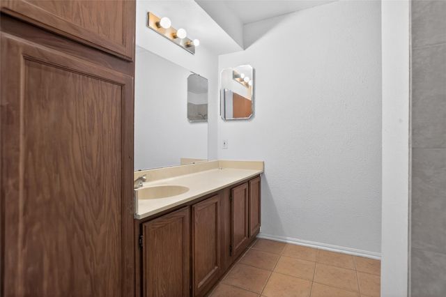 8299 Cambridge Street 706, Houston, TX 77054