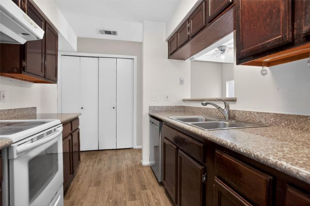 8299 Cambridge Street 706, Houston, TX 77054