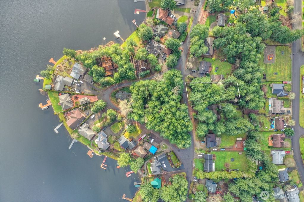 3901 Long Lake Drive SE, Olympia, WA 98503