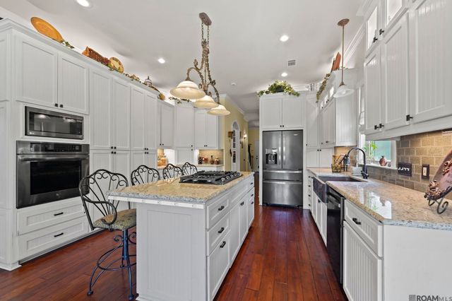 16924 Sunset Point Ct, Baton Rouge, LA 70816