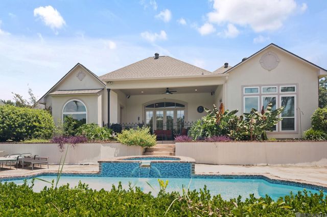 16924 Sunset Point Ct, Baton Rouge, LA 70816
