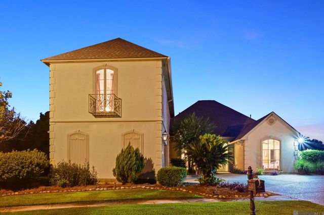 16924 Sunset Point Ct, Baton Rouge, LA 70816