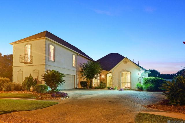 16924 Sunset Point Ct, Baton Rouge, LA 70816