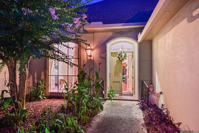 16924 Sunset Point Ct, Baton Rouge, LA 70816