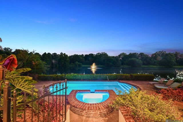 16924 Sunset Point Ct, Baton Rouge, LA 70816