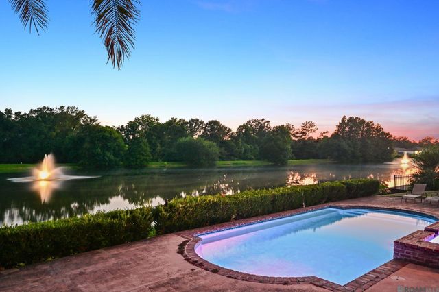 16924 Sunset Point Ct, Baton Rouge, LA 70816