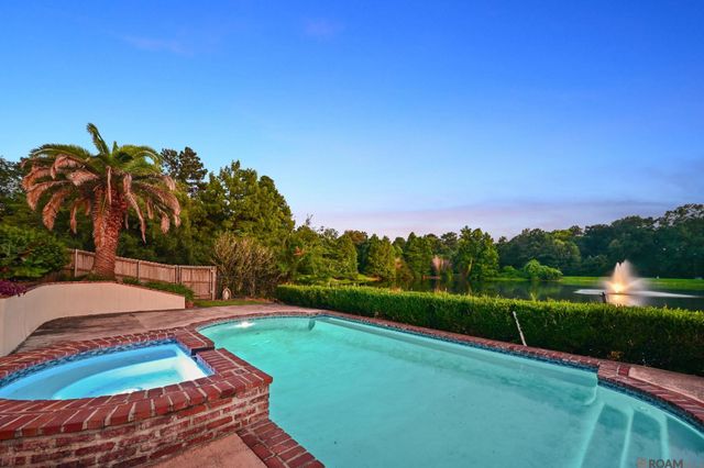 16924 Sunset Point Ct, Baton Rouge, LA 70816