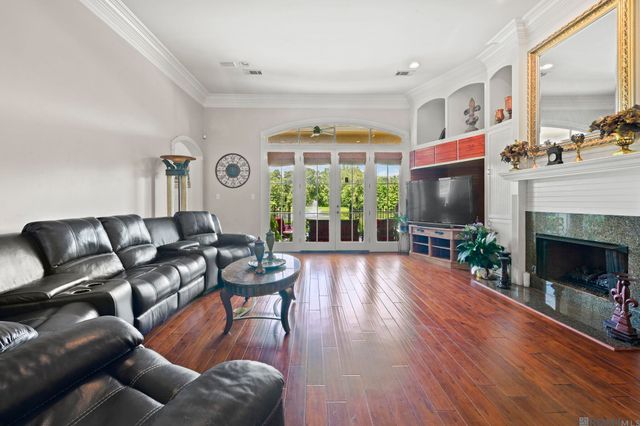16924 Sunset Point Ct, Baton Rouge, LA 70816