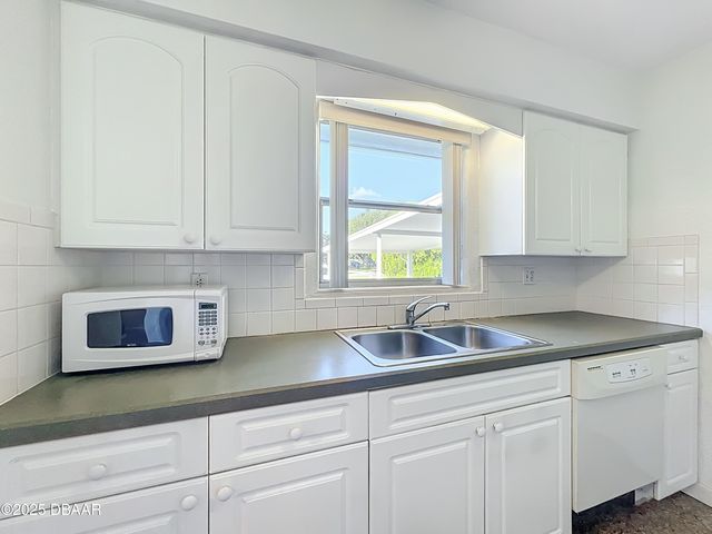 1401 Orange Tree Drive, Edgewater, FL 32132