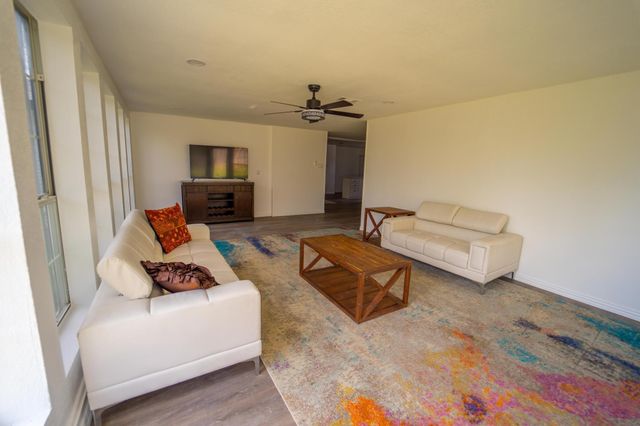 904 Dee Lane, Bedford, TX 76022