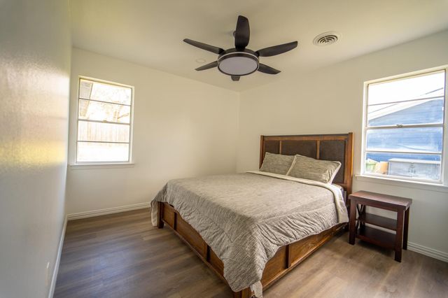 904 Dee Lane, Bedford, TX 76022