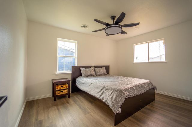 904 Dee Lane, Bedford, TX 76022