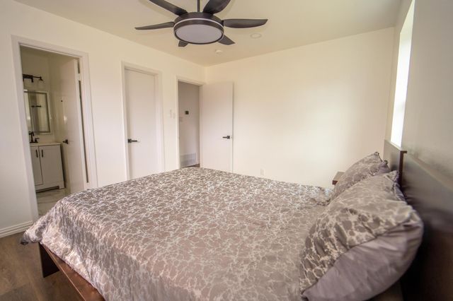 904 Dee Lane, Bedford, TX 76022