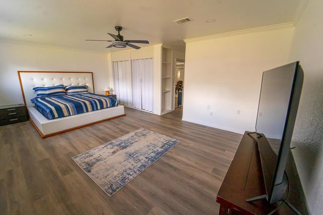 904 Dee Lane, Bedford, TX 76022