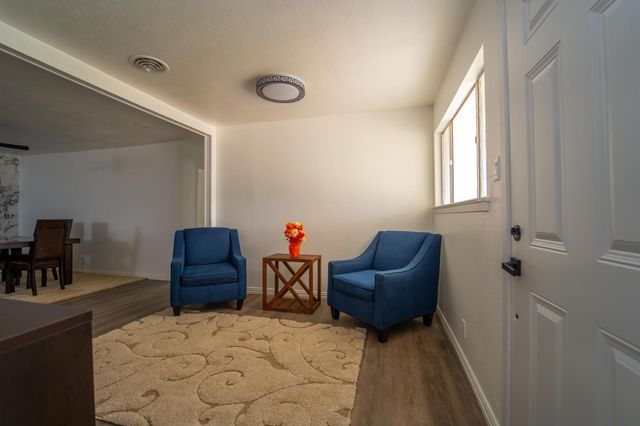 904 Dee Lane, Bedford, TX 76022