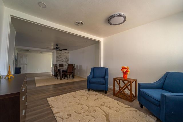 904 Dee Lane, Bedford, TX 76022