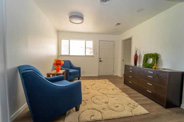 904 Dee Lane, Bedford, TX 76022