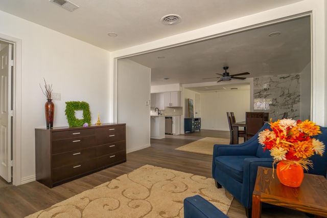 904 Dee Lane, Bedford, TX 76022