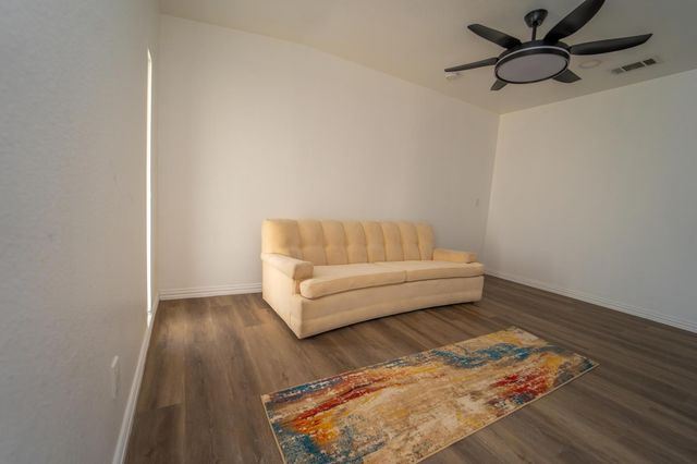 904 Dee Lane, Bedford, TX 76022