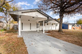 904 Dee Lane, Bedford, TX 76022