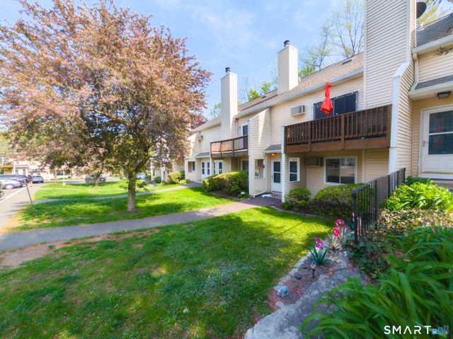 8 Rose Lane 24-11, Danbury, CT 06811
