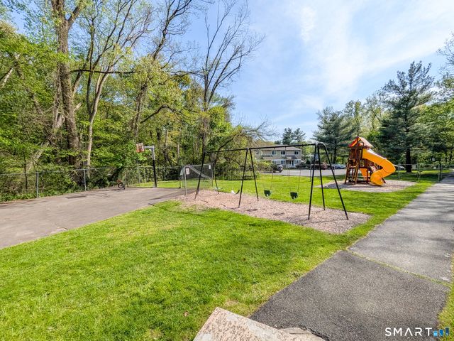 8 Rose Lane 24-11, Danbury, CT 06811