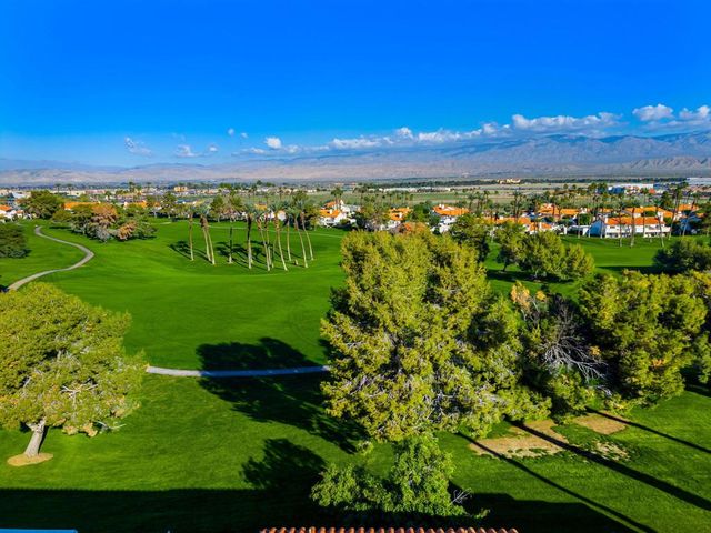 320 Vista Royale Drive, Palm Desert, CA 92211