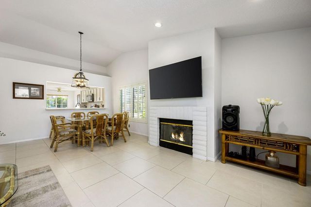 320 Vista Royale Drive, Palm Desert, CA 92211