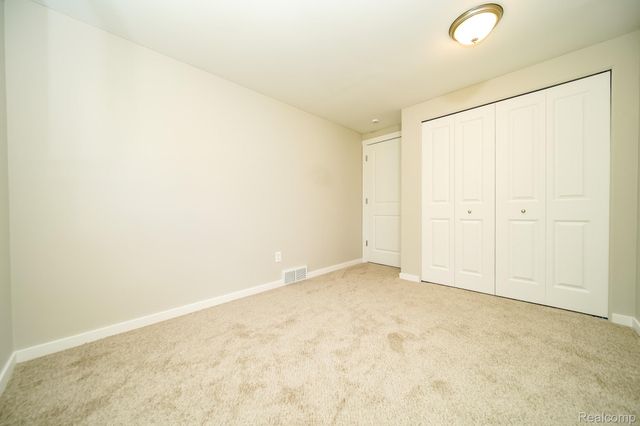 48297 Mallard Drive, Chesterfield Township, MI 48047