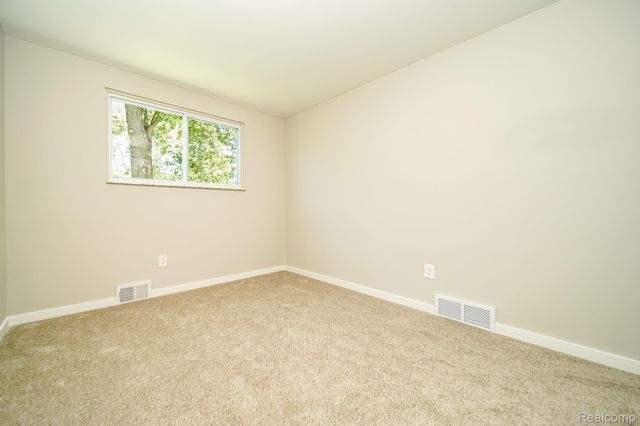 48297 Mallard Drive, Chesterfield Township, MI 48047