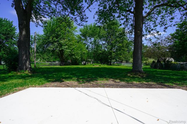 48297 Mallard Drive, Chesterfield Township, MI 48047