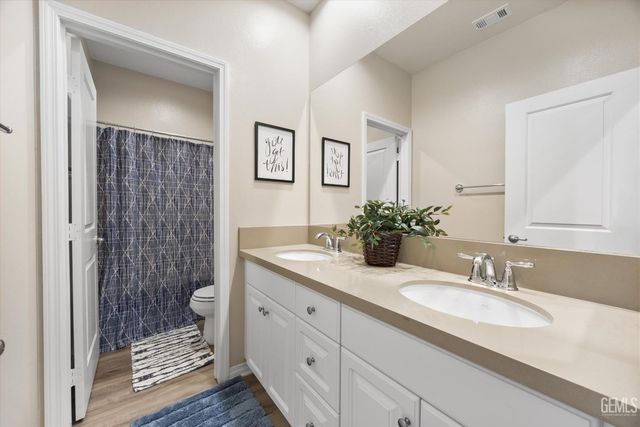 11614 Hollybrook Lane, Bakersfield, CA 93311