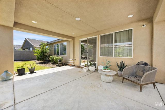 11614 Hollybrook Lane, Bakersfield, CA 93311
