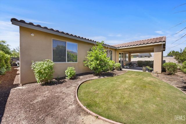 11614 Hollybrook Lane, Bakersfield, CA 93311