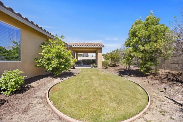 11614 Hollybrook Lane, Bakersfield, CA 93311