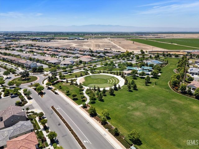 11614 Hollybrook Lane, Bakersfield, CA 93311