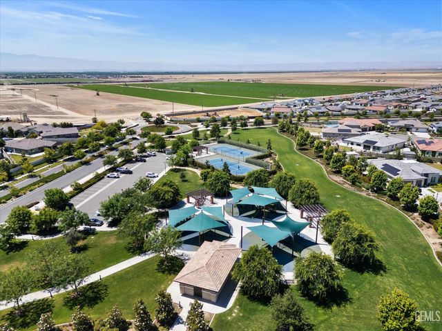 11614 Hollybrook Lane, Bakersfield, CA 93311