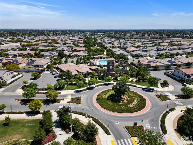 11614 Hollybrook Lane, Bakersfield, CA 93311