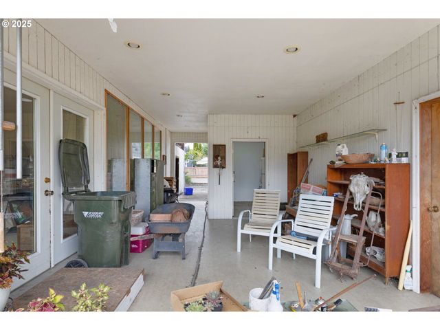 1862 Nw OERDING Ave, Roseburg, OR 97471