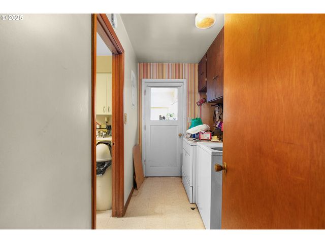 1862 Nw OERDING Ave, Roseburg, OR 97471