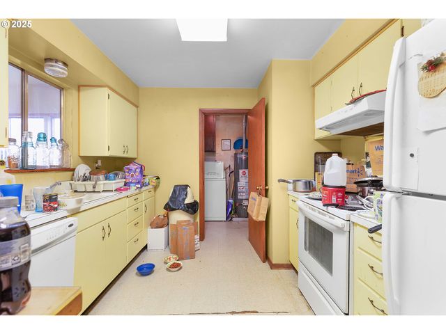 1862 Nw OERDING Ave, Roseburg, OR 97471