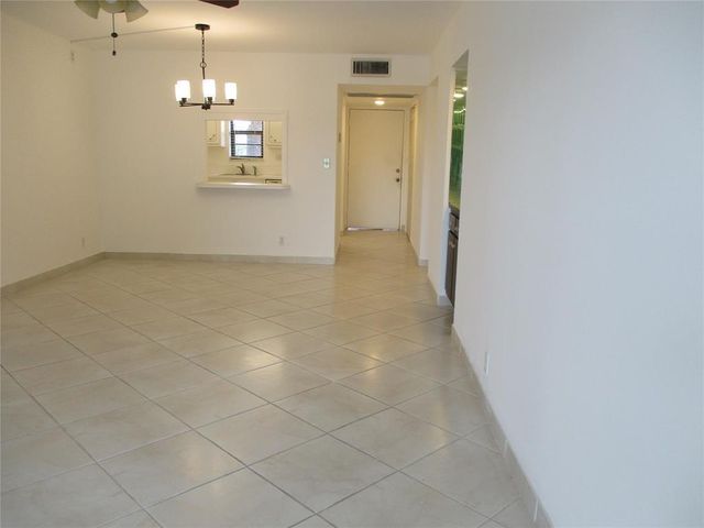 9233 SW 8th Street 311, Boca Raton, FL 33428
