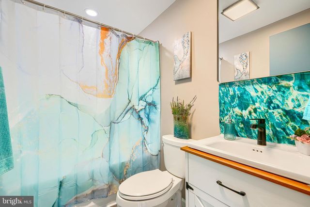 800 SECKEL CT, Baltimore, MD 21227