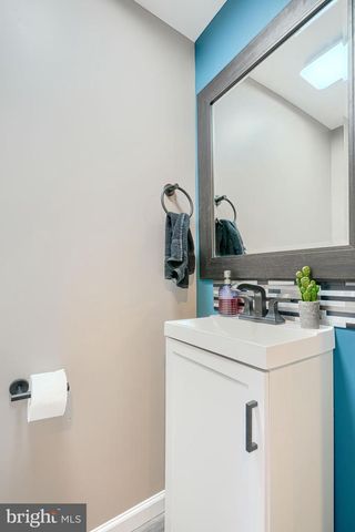 800 SECKEL CT, Baltimore, MD 21227