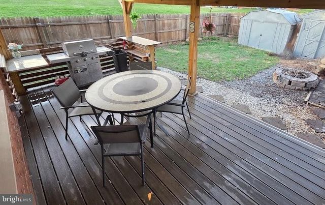 800 SECKEL CT, Baltimore, MD 21227