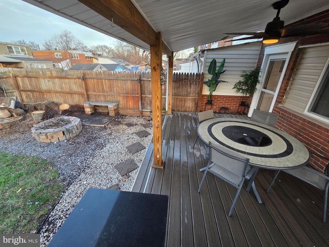 800 SECKEL CT, Baltimore, MD 21227