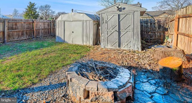 800 SECKEL CT, Baltimore, MD 21227