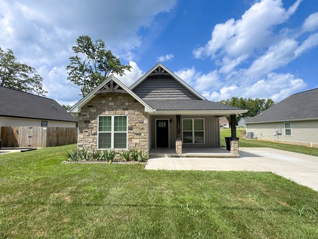 122 Mazie Dr, Lafayette, TN 37083